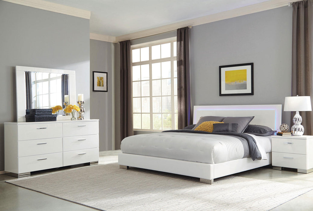 Felicity 4-piece Eastern King Bedroom Set with LED Headboard Glossy White - U&U Home Budget Furniture (Carteret, NJ)