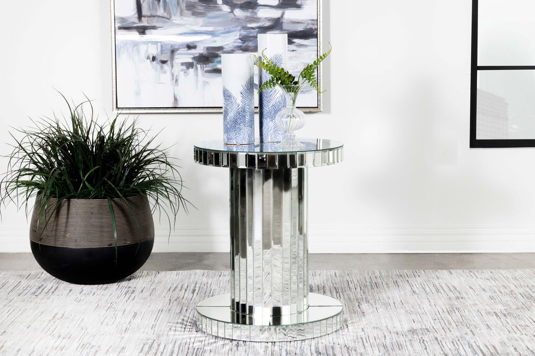 Dorielle Crystal Inlay Round Top Accent Table Mirror - U&U Home Budget Furniture (Carteret, NJ)