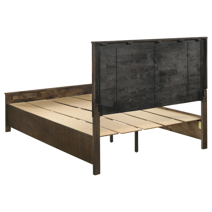 Woodmont 4 & 5 Piece E.King, Queen, & Cal;.King Bedroom Sets - U&U Home Budget Furniture (Carteret, NJ)