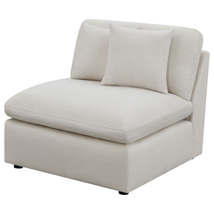 Hobson Accent Chair - U&U Home Budget Furniture (Carteret, NJ)
