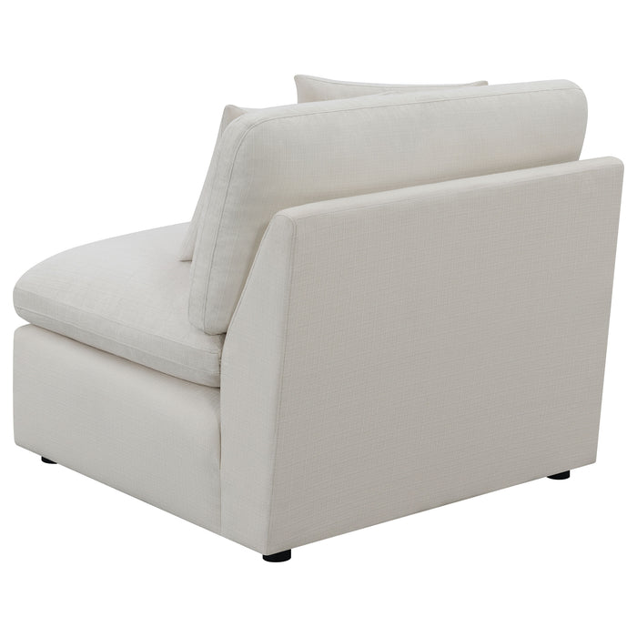 Hobson Accent Chair - U&U Home Budget Furniture (Carteret, NJ)