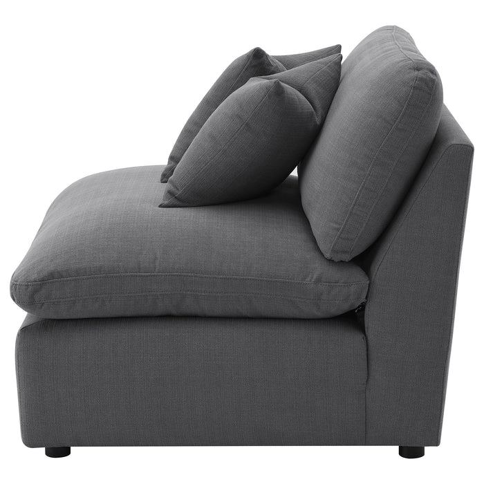 Hobson Accent Chair - U&U Home Budget Furniture (Carteret, NJ)