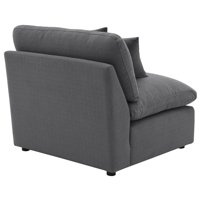 Hobson Accent Chair - U&U Home Budget Furniture (Carteret, NJ)