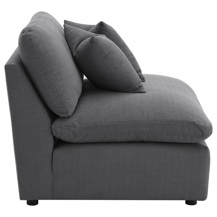 Hobson Accent Chair - U&U Home Budget Furniture (Carteret, NJ)