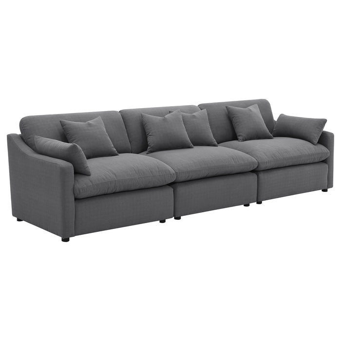 Hobson Accent Chair - U&U Home Budget Furniture (Carteret, NJ)