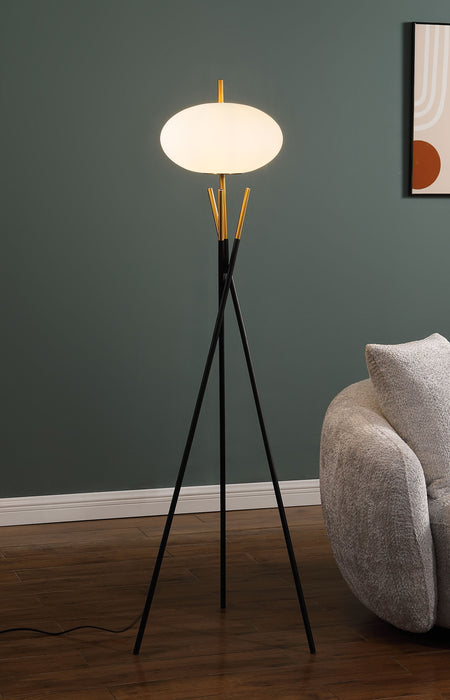 Layton Floor Lamps - U&U Home Budget Furniture (Carteret, NJ)