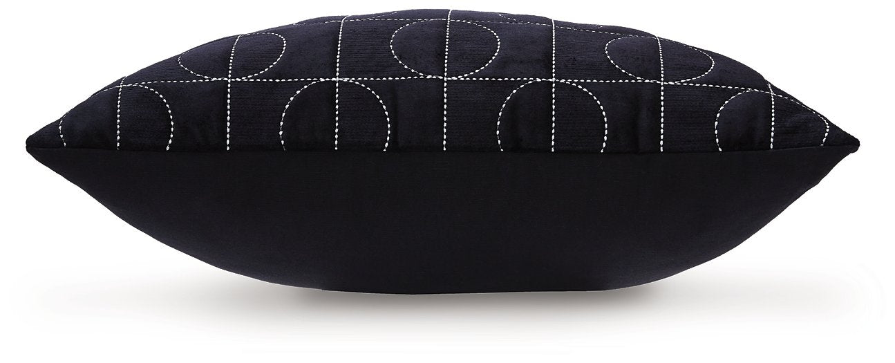 Kydner Pillow (Set of 4) - U&U Home Budget Furniture (Carteret, NJ)