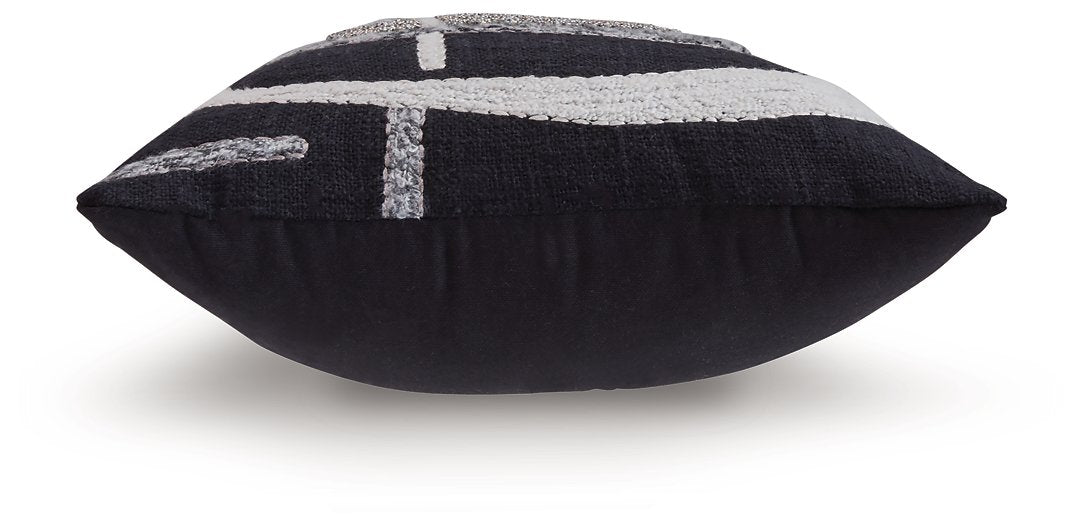Gavrileigh Pillow (Set of 4) - U&U Home Budget Furniture (Carteret, NJ)