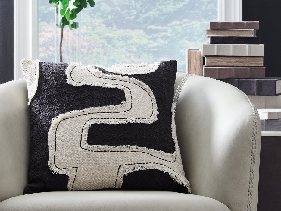 Veerbank Pillow (Set of 4) - U&U Home Budget Furniture (Carteret, NJ)