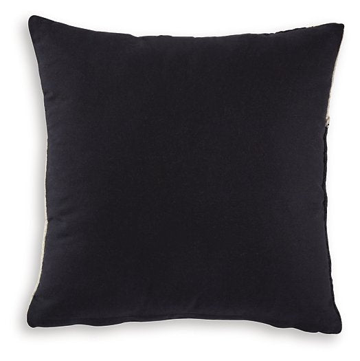 Veerbank Pillow (Set of 4) - U&U Home Budget Furniture (Carteret, NJ)