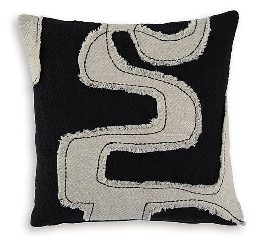 Veerbank Pillow (Set of 4) - U&U Home Budget Furniture (Carteret, NJ)