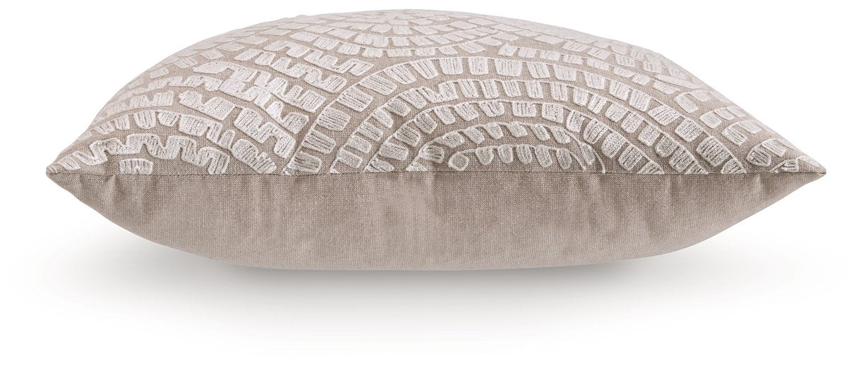 Cortlen Pillow (Set of 4) - U&U Home Budget Furniture (Carteret, NJ)