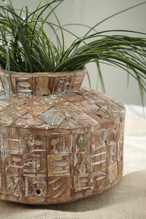 Meltland Vase - U&U Home Budget Furniture (Carteret, NJ)
