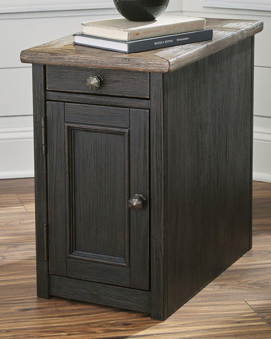 Tyler Creek End Table Set - U&U Home Budget Furniture (Carteret, NJ)