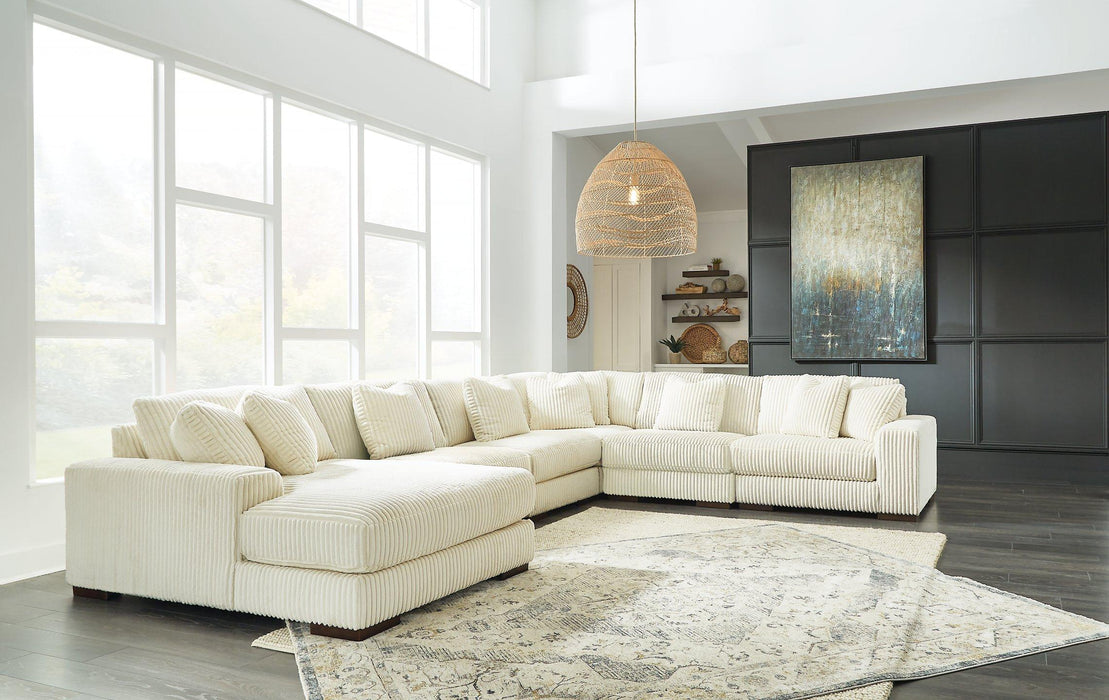 Lindyn Sectional with Chaise - U&U Home Budget Furniture (Carteret, NJ)