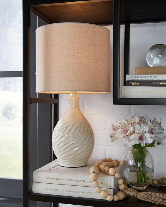 Garinton Lamp Set - U&U Home Budget Furniture (Carteret, NJ)