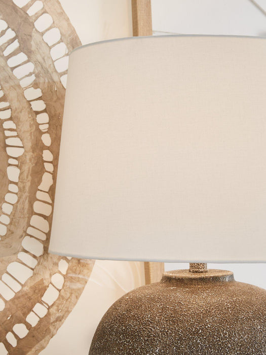Neavesboro Lamp Set - U&U Home Budget Furniture (Carteret, NJ)