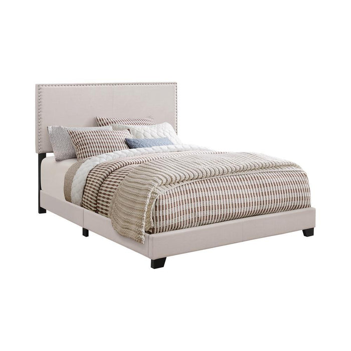 Boyd California King, King, & Queen Upholstered Bed with Nailhead Trim Charcoal & Grey - U&U Home Budget Furniture (Carteret, NJ)