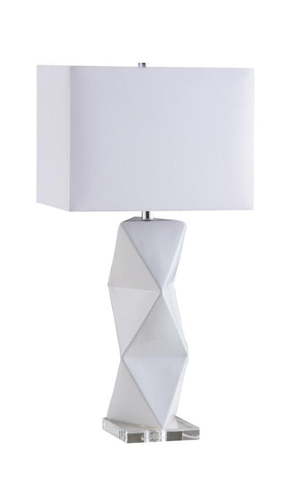 Camie Geometric Ceramic Base Table Lamp White - U&U Home Budget Furniture (Carteret, NJ)