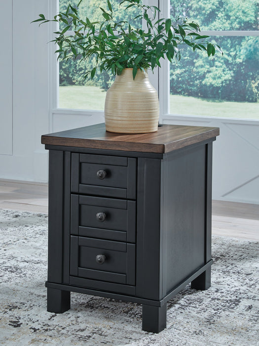 Wildenauer Chairside End Table - U&U Home Budget Furniture (Carteret, NJ)