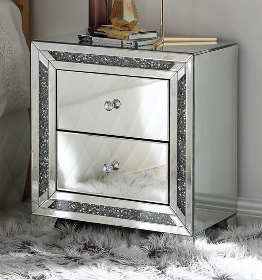 Noralie Mirrored & Faux Diamonds Accent Table - U&U Home Budget Furniture (Carteret, NJ)